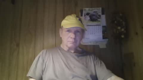 Snapshot of roses2u1958 chatting on 03-16-26, 04:40 roses2u1958 online show from 03-16-26, 04:40