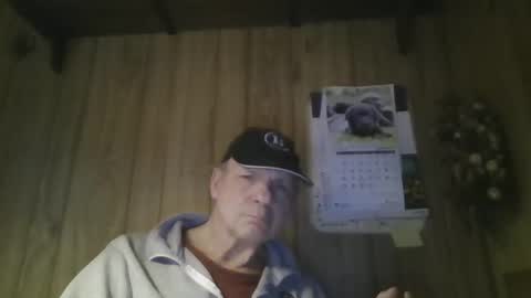 Snapshot of roses2u1958 chatting on 03-19-26, 04:44 roses2u1958 online show from 03-19-26, 04:44