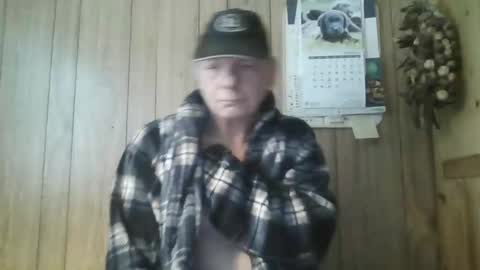 Snapshot of roses2u1958 chatting on 03-22-26, 12:08 roses2u1958 online show from 03-22-26, 12:08