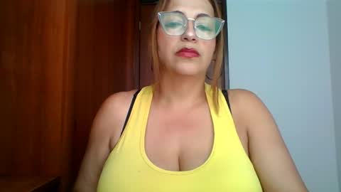 Snapshot of rossanalionheart chatting on 04-19-26, 01:10 Rossana online show from 04-19-26, 01:10