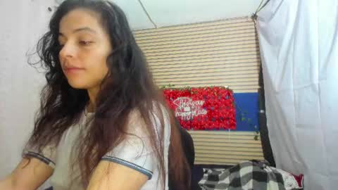 Snapshot of rosse_25 chatting on 07-05-26, 09:27 Would you like to help me with supplementation and sports suits so I can compete in powerlifting online show from 07-05-26, 09:27