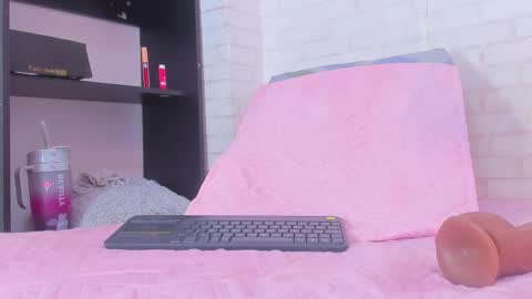 Snapshot of rosse_thompson11 chatting on 02-18-25, 08:14 rosse_thompson11 online show from 02-18-25, 08:14