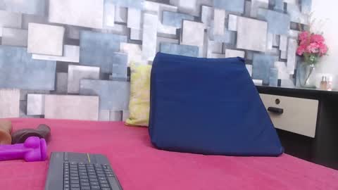 Snapshot of rosse_thompson11 chatting on 10-08-25, 03:15 rosse_thompson11 online show from 10-08-25, 03:15