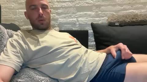 Snapshot of rotteei1 chatting on 05-03-26, 11:00 rotteei1 online show from 05-03-26, 11:00