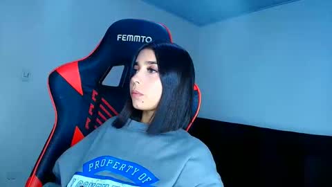 rousse_violet online show from 04-17-26, 12:46