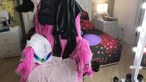 Snapshot of roxalanastar chatting on 07-12-26, 10:45 Roxalana online show from 07-12-26, 10:45