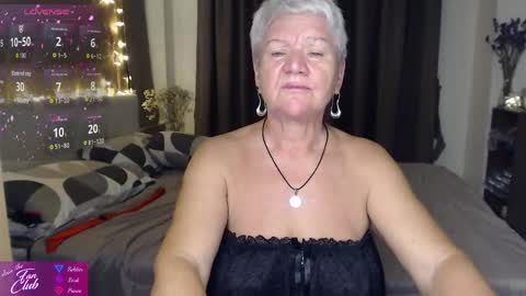Roxana online show from 05-18-26, 02:23