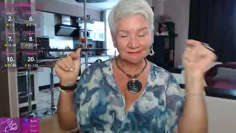 Snapshot of roxana_brooks chatting on 06-24-26, 02:16 Roxana online show from 06-24-26, 02:16