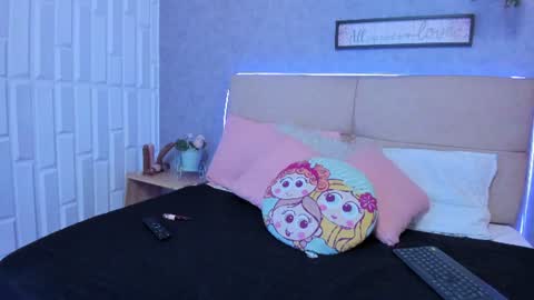 Snapshot of roxanebrown chatting on 07-13-26, 07:38 roxanebrown online show from 07-13-26, 07:38
