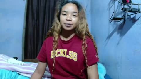 Snapshot of roxanne_98 chatting on 07-10-26, 03:22 roxanne_98 online show from 07-10-26, 03:22