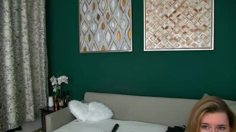 Roxanne online show from 02-22-26, 05:19