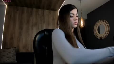 Snapshot of roxannehill_ chatting on 07-03-26, 12:22 Roxanne Hill online show from 07-03-26, 12:22