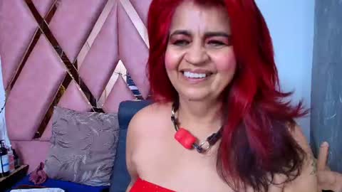 Snapshot of roxettemature chatting on 07-14-26, 12:00 RoxetteMature online show from 07-14-26, 12:00