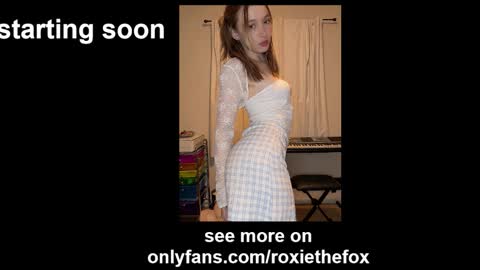 Snapshot of roxiethefox chatting on 03-17-26, 12:59 roxie online show from 03-17-26, 12:59