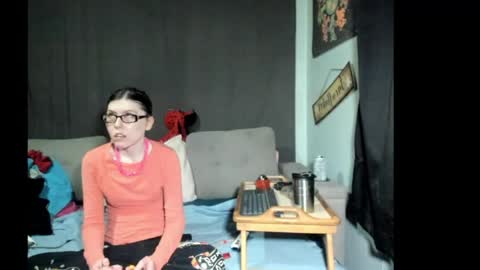 roxihazeleyes online show from 04-12-26, 01:43