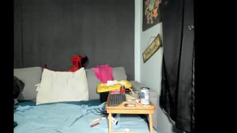 roxihazeleyes online show from 04-16-26, 12:33