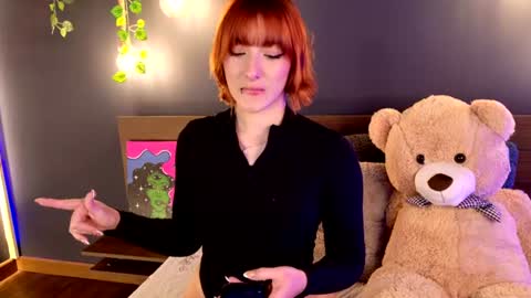 Snapshot of roxxxevelvet chatting on 06-17-26, 01:41 Roxx IG online show from 06-17-26, 01:41