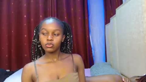 Snapshot of roxy_heather chatting on 03-04-26, 03:34 Roxy online show from 03-04-26, 03:34