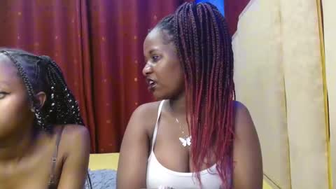 Snapshot of roxy_heather chatting on 03-07-26, 04:26 Roxy online show from 03-07-26, 04:26