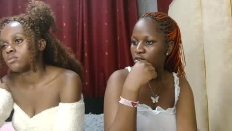 Snapshot of roxy_heather chatting on 03-23-26, 09:19 Roxy online show from 03-23-26, 09:19