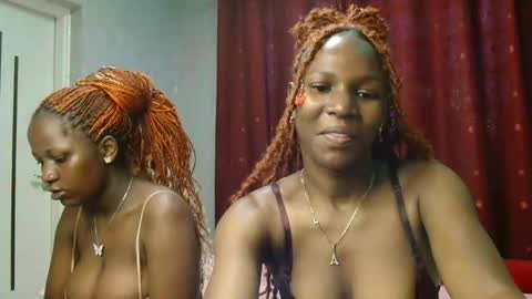 Snapshot of roxy_heather chatting on 03-29-26, 03:12 Roxy online show from 03-29-26, 03:12