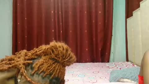 Snapshot of roxy_heather chatting on 04-09-26, 06:35 Roxy online show from 04-09-26, 06:35