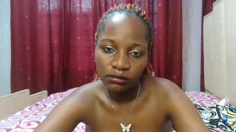 Snapshot of roxy_heather chatting on 04-15-26, 06:09 Roxy online show from 04-15-26, 06:09