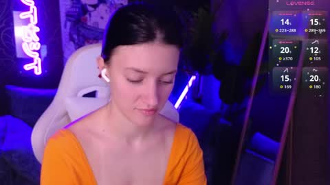 roxy_riot_ online show from 04-14-26, 01:55