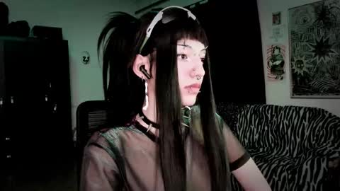 Roxy Independient model Help me to reach 50 thumbs up online show from 03-25-26, 01:33