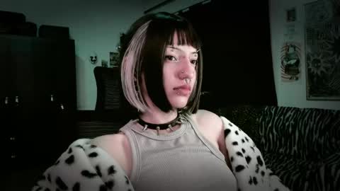 Roxy Independient model Help me to reach 50 thumbs up online show from 05-15-26, 10:50