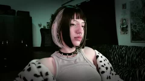 Roxy Independient model Help me to reach 50 thumbs up online show from 05-16-26, 12:07
