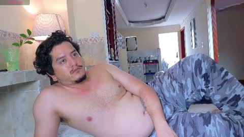 Snapshot of roxyandaron2 chatting on 06-08-26, 04:29 RoxyAron online show from 06-08-26, 04:29