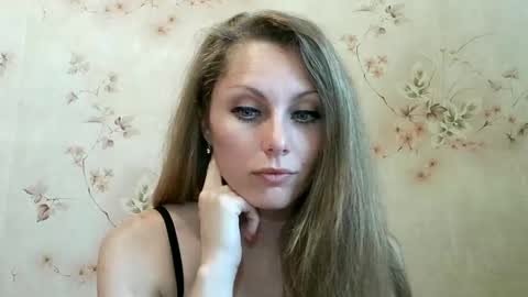 roxyfox18x01 online show from 05-26-26, 08:10