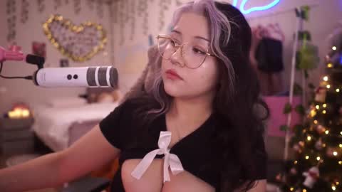 roxysuh online show from 12-21-25, 07:59