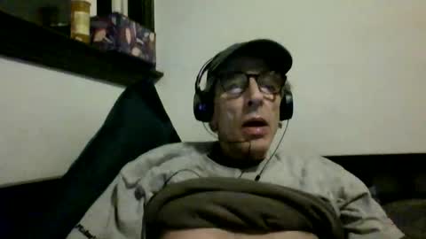 Snapshot of royboy2561 chatting on 05-09-26, 07:35 Roy Murrin online show from 05-09-26, 07:35