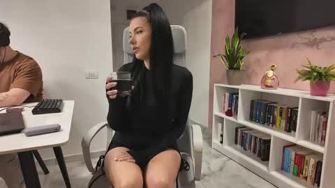 Valeria  online show from 05-24-26, 10:53