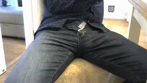 Snapshot of rsindie2 chatting on 10-27-25, 12:42 rsindie2 online show from 10-27-25, 12:42