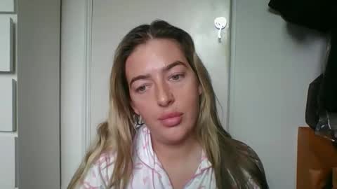 rubyredxxxoxxx online show from 03-13-26, 08:43