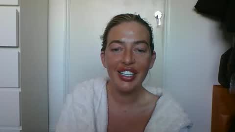 rubyredxxxoxxx online show from 03-26-26, 01:17