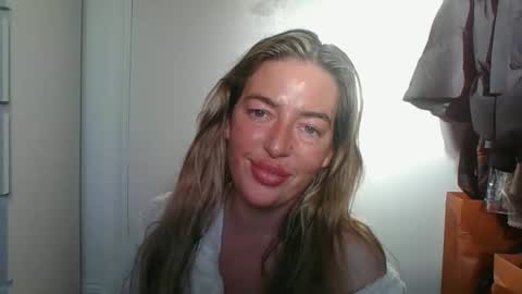 rubyredxxxoxxx online show from 03-29-26, 06:46