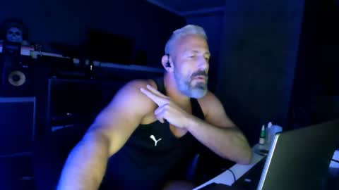 Chico que rico Caliente online show from 07-26-26, 02:53