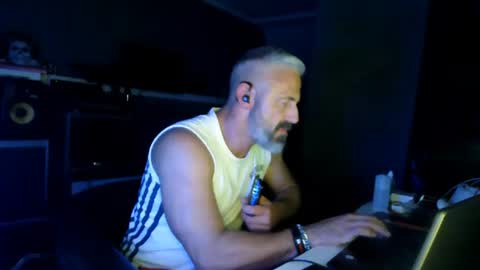 Chico que rico Caliente online show from 07-28-26, 01:34
