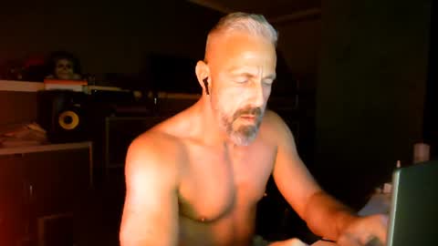 Chico que rico Caliente online show from 07-30-26, 11:59