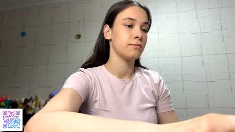Mia online show from 06-30-26, 11:17