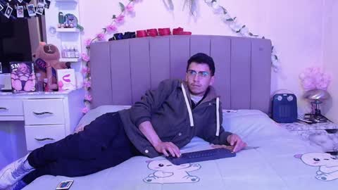 Snapshot of rxnde chatting on 02-15-26, 05:37 Randelicius online show from 02-15-26, 05:37