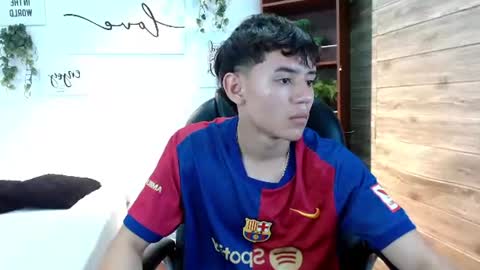 Snapshot of ryan_grayx chatting on 06-17-26, 02:51 RYAN online show from 06-17-26, 02:51