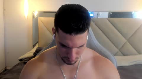 Snapshot of ryan_ward79 chatting on 07-08-26, 01:21 Ryan online show from 07-08-26, 01:21