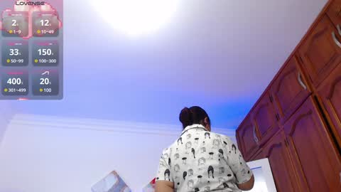 Snapshot of ryanastone_ chatting on 01-16-25, 01:04 Hanna online show from 01-16-25, 01:04