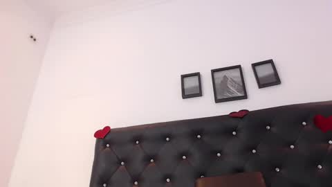 Snapshot of ryanastone_ chatting on 02-15-25, 02:37 Hanna online show from 02-15-25, 02:37