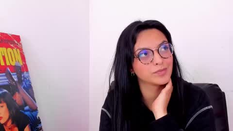 Snapshot of saam_collins69 chatting on 05-27-26, 04:37 Val online show from 05-27-26, 04:37